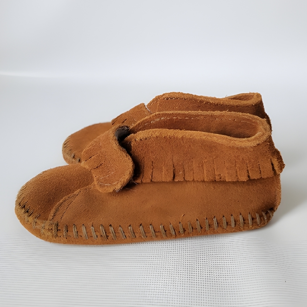 Minnetonka Baby Leather Moccasins Sz 5